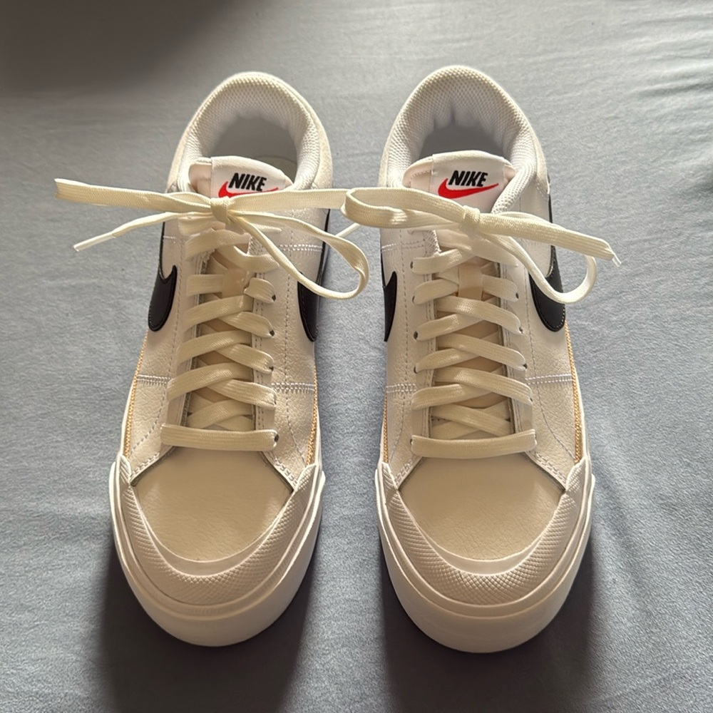 Brand new women’s legacy court lift size 7.5